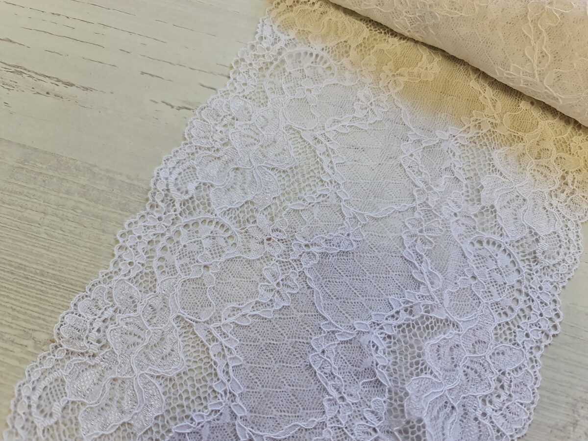 White lace, with elastane, Nr.30