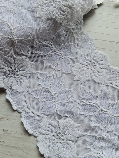 White lace, with elastane, Nr.23