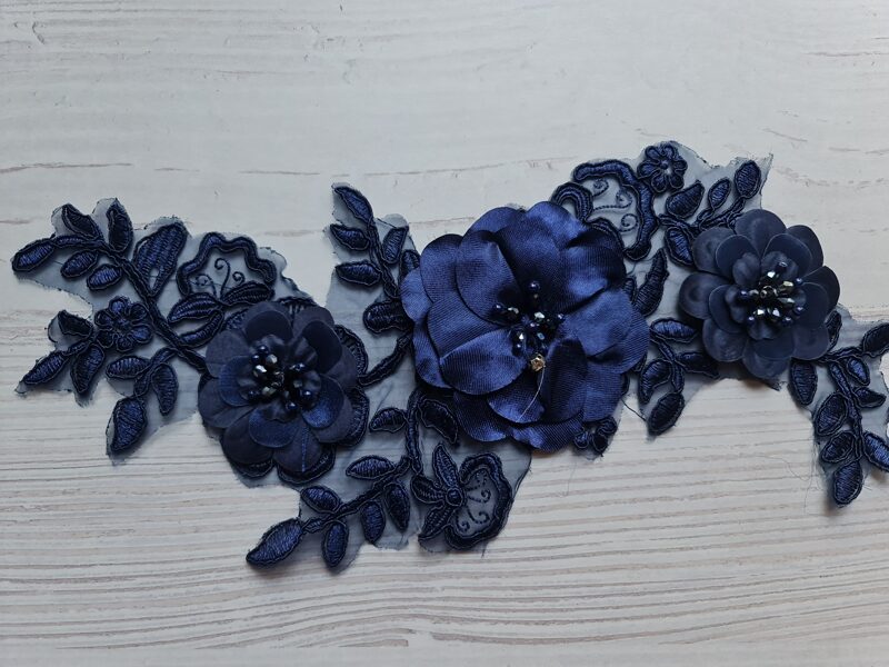 3D embroidered appliqué, dark blue, no line